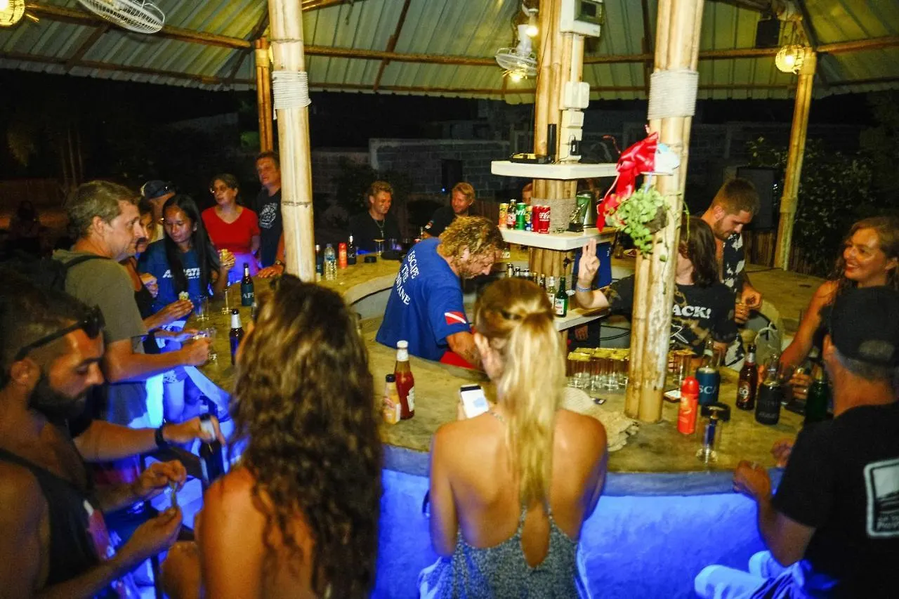 Escape Divers - Jungle Hostel And Dive Centre Koh Tao
