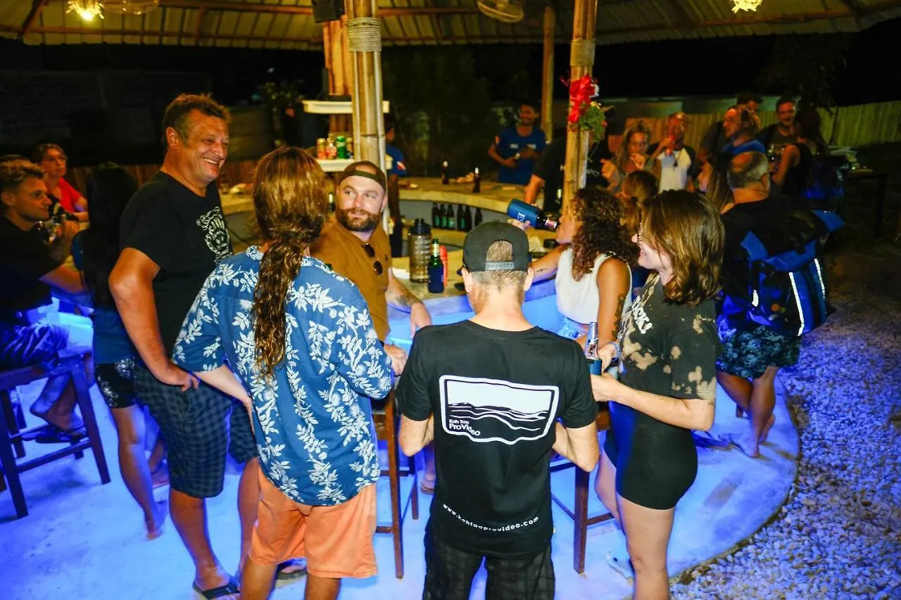 קו טאו Escape Divers - Jungle Hostel And Dive Centre קו טאו